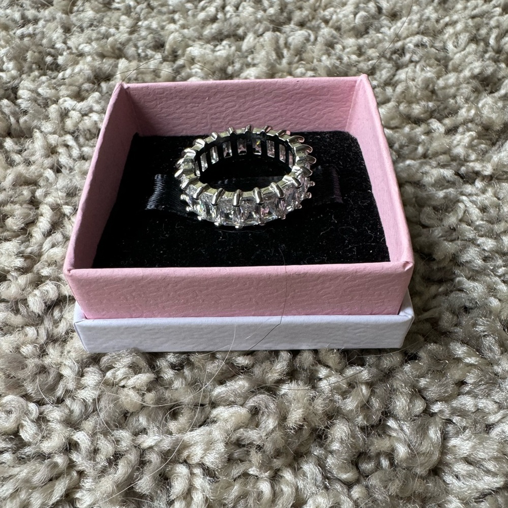 Silver Ring with Cubic Zirconia Diamonds.